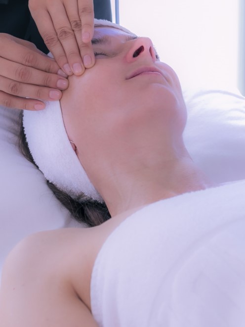 Cristina-Torrecilla_Centro-de-Estetica-KINESIOLIFTING FACIAL