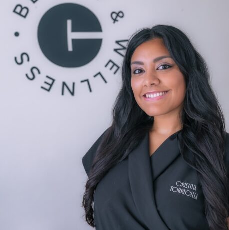 Jennifer Esteticista. Técnico en quiromasaje. Cristina Torrecilla, Centro de Estética en Huesca